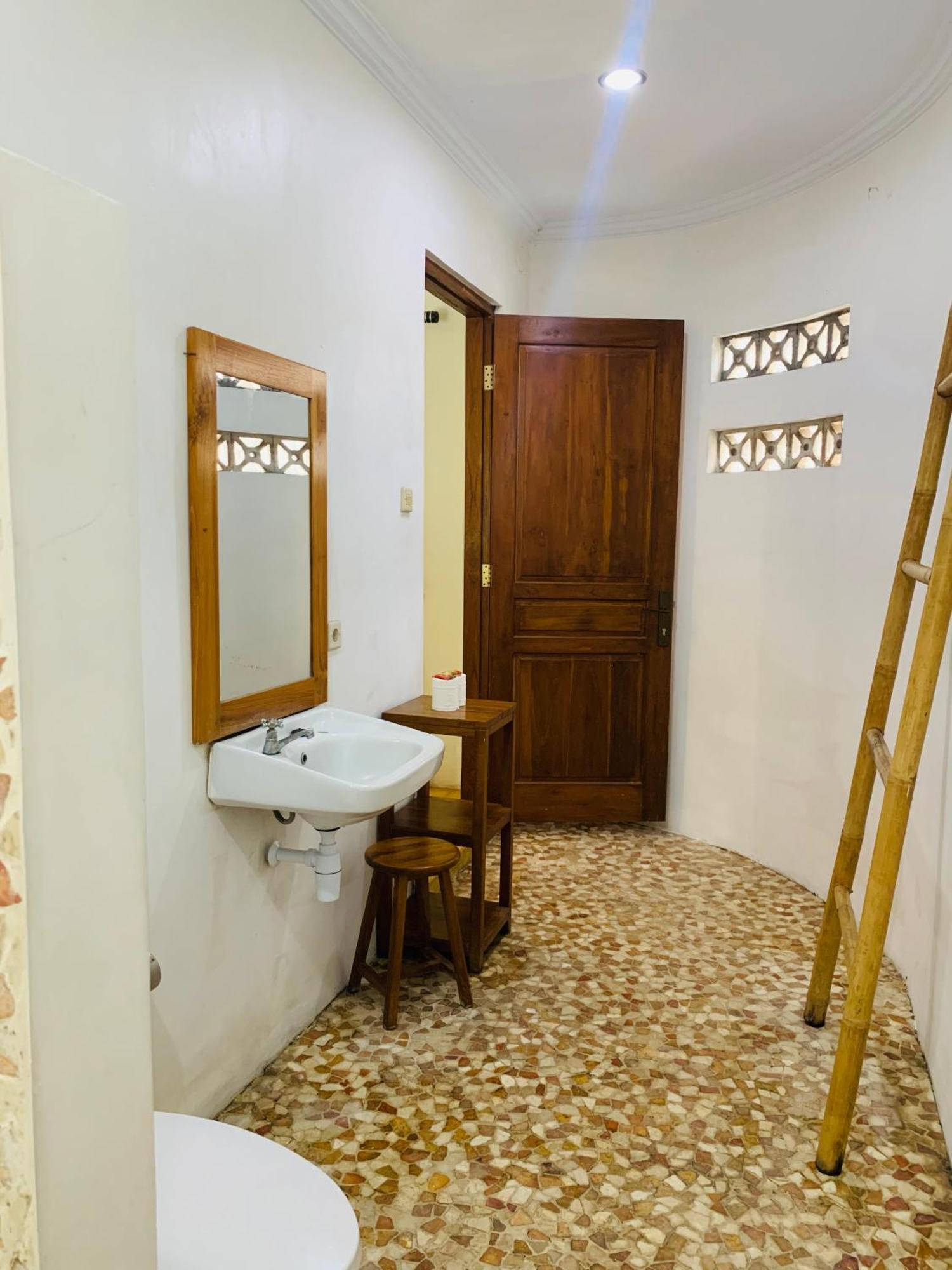Villa Bougenville Джокьякарта Экстерьер фото